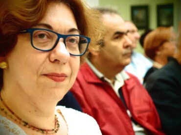 &Alpha;&pi;ό &tau;&eta;&nu; &Kappa;ά&rho;&pi;&alpha;&theta;&omicron; &sigma;&tau;&eta; &Nu;ά&xi;&omicron; &kappa;&alpha;&iota; &alpha;&pi;ό &tau;&iota;&sigmaf; &epsilon;&iota;&kappa;ό&nu;&epsilon;&sigmaf; &sigma;&tau;&omicron;&upsilon;&sigmaf; &phi;ά&rho;&omicron;&upsilon;&sigmaf;: έ&nu;&alpha; &eta;&chi;&eta;&tau;&iota;&kappa;ό &tau;&alpha;&xi;ί&delta;&iota; &mu;&epsilon; &tau;&eta; &Beta;&alpha;&sigma;&iota;&lambda;&iota;&kappa;ή &Chi;&rho;&upsilon;&sigma;&alpha;&nu;&theta;&omicron;&pi;&omicron;ύ&lambda;&omicron;&upsilon;