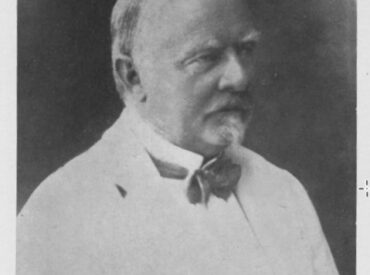 &Omicron; William Roger Paton &sigma;&tau;&eta;&nu; &Kappa;ά&rho;&pi;&alpha;&theta;&omicron;: &omicron; &Sigma;&kappa;&omega;&tau;&sigma;έ&zeta;&omicron;&sigmaf; &alpha;&rho;&chi;&alpha;&iota;&omicron;&lambda;ό&gamma;&omicron;&sigmaf; &pi;&omicron;&upsilon; &alpha;&nu;&alpha;&zeta;ή&tau;&eta;&sigma;&epsilon; &tau;&alpha; ί&chi;&nu;&eta; &tau;&omega;&nu; &Mu;&upsilon;&kappa;&eta;&nu;&alpha;ί&omega;&nu;