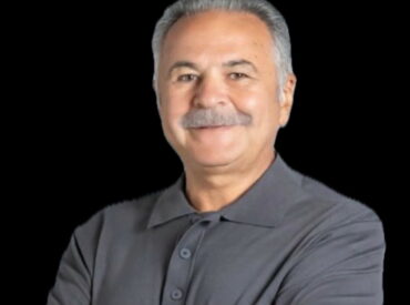 &Mu;&alpha;&nu;ώ&lambda;&eta;&sigmaf; &Gamma;&epsilon;&rho;&alpha;&pi;&epsilon;&tau;&rho;ί&tau;&eta;&sigmaf;: &Mu;&iota;&alpha; &nu;έ&alpha; &pi;&rho;ό&kappa;&lambda;&eta;&sigma;&eta; &sigma;&tau;&alpha; &laquo;&Delta;ύ&omicron; &mu;&alpha;ύ&rho;&alpha; &pi;&omicron;&upsilon;&kappa;ά&mu;&iota;&sigma;&alpha;&raquo;