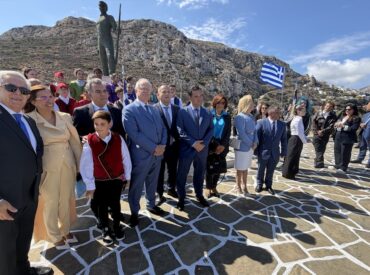 82 &chi;&rho;ό&nu;&iota;&alpha; &alpha;&pi;ό &tau;&eta;&nu; &Epsilon;&pi;&alpha;&nu;ά&sigma;&tau;&alpha;&sigma;&eta; &tau;&eta;&sigmaf; &Kappa;&alpha;&rho;&pi;ά&theta;&omicron;&upsilon; &ndash; &Omicron;&iota; &Mu;&epsilon;&nu;&epsilon;&tau;έ&sigmaf; &tau;&iota;&mu;&omicron;ύ&nu; &tau;&eta;&nu; 5&eta; &Omicron;&kappa;&tau;&omega;&beta;&rho;ί&omicron;&upsilon; 1944